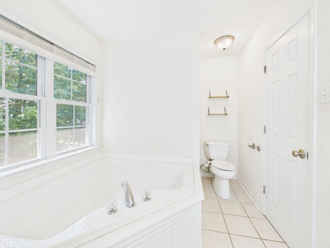 Building Photo - 12625 Summerhouse Ln