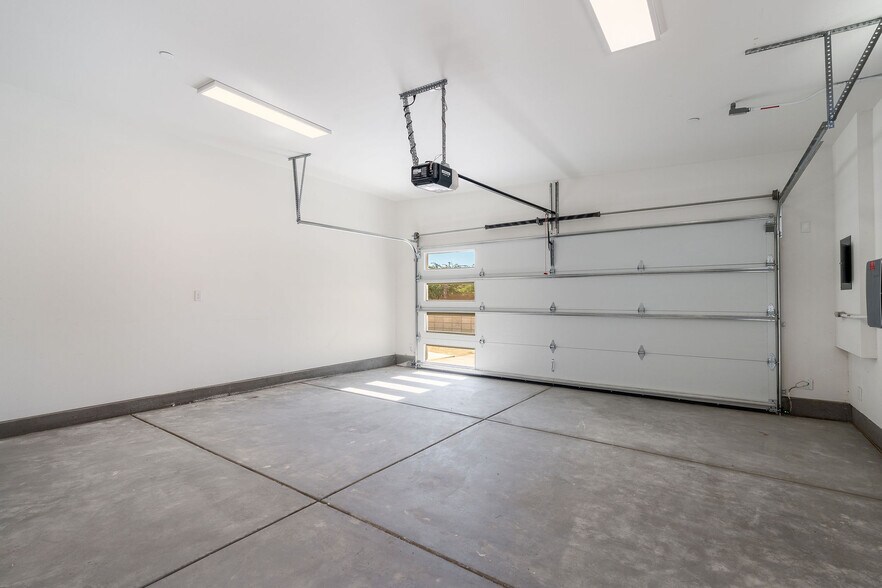 Building Photo - 416 Rosa Parks Rd