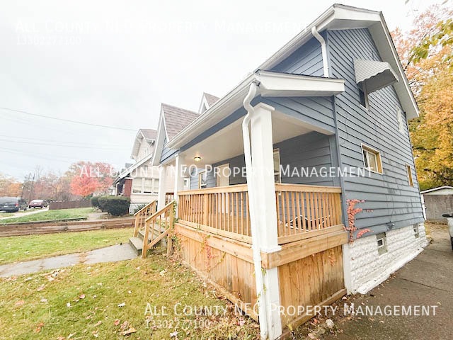 Building Photo - 575 Fernwood Dr