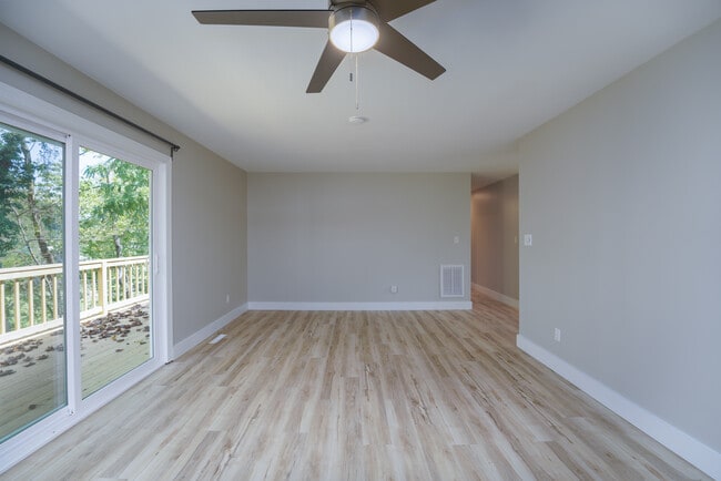 Building Photo - 68 Palmer St