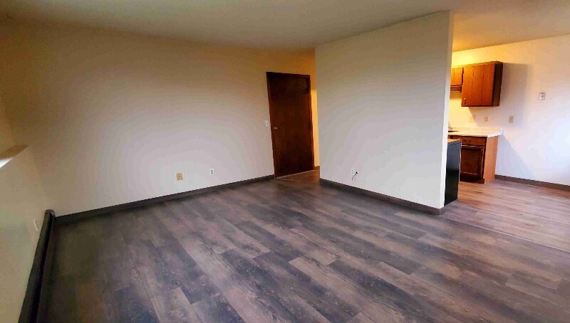 Building Photo - 2750 Euclid Ave