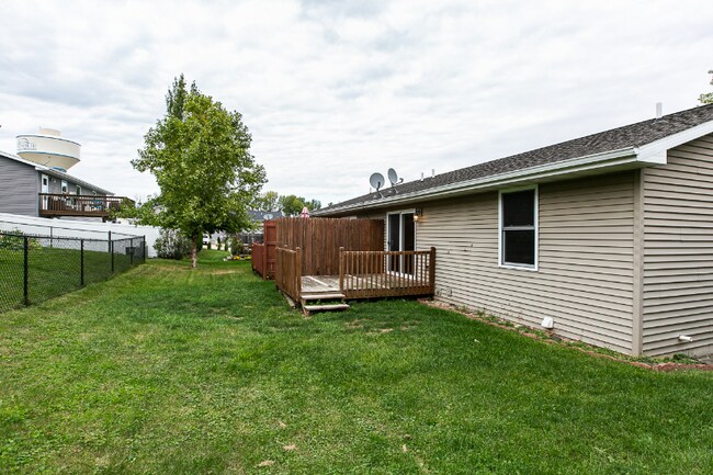 Building Photo - 3061 Stellar Eagle Dr