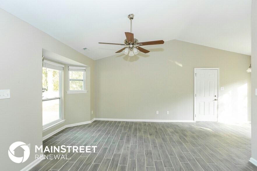 Building Photo - 5900 Brick Landing Dr