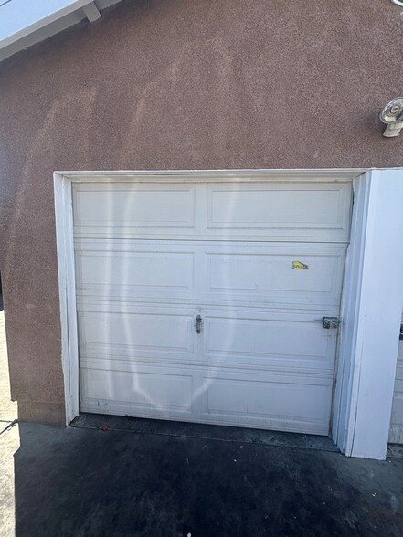 Building Photo - 9123 Baring Cross St