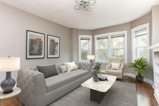 Building Photo - 2647 W Potomac Ave