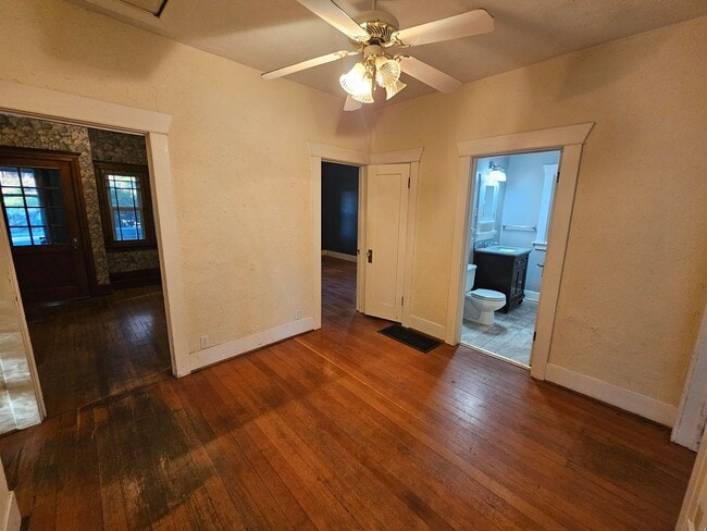 Building Photo - Beautiful Home on South Hill