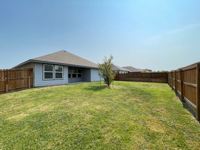 Building Photo - 808 Hickok Dr