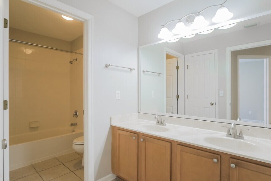 Building Photo - 3305 Turkey Creek Dr