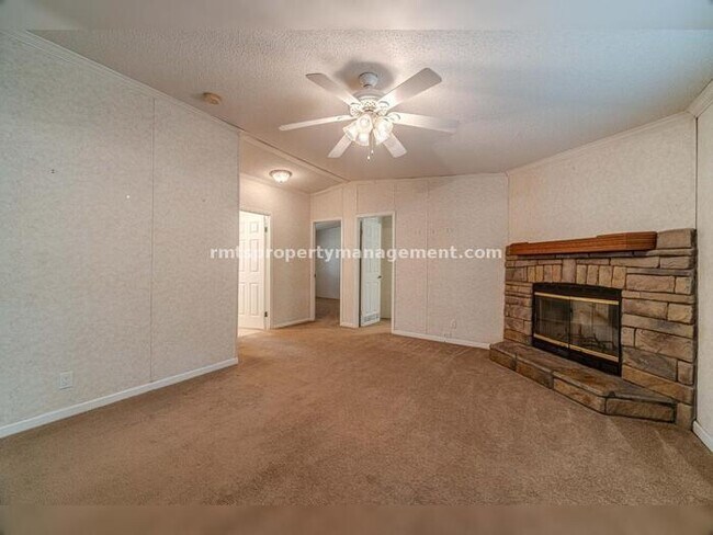Building Photo - A COUNTRY DREAM! 4BR, 2BATH MANUFACTURED HOME, $1650./month