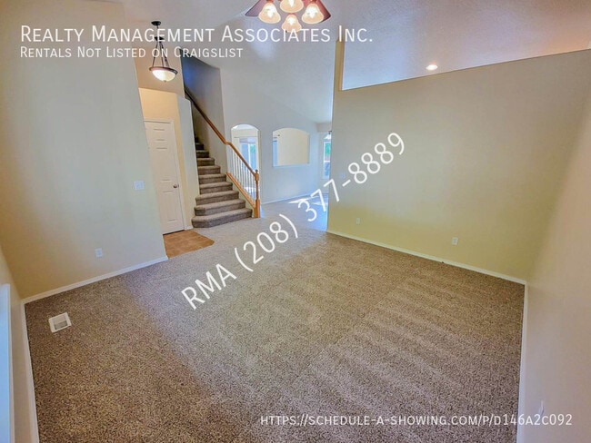 Building Photo - 569 E Heritage Park St