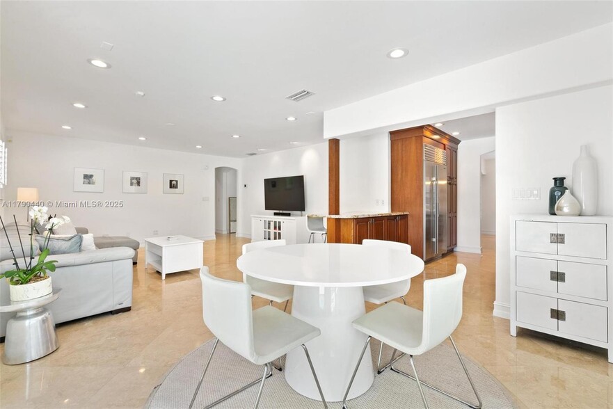 Building Photo - 14700 SW 78th Ave