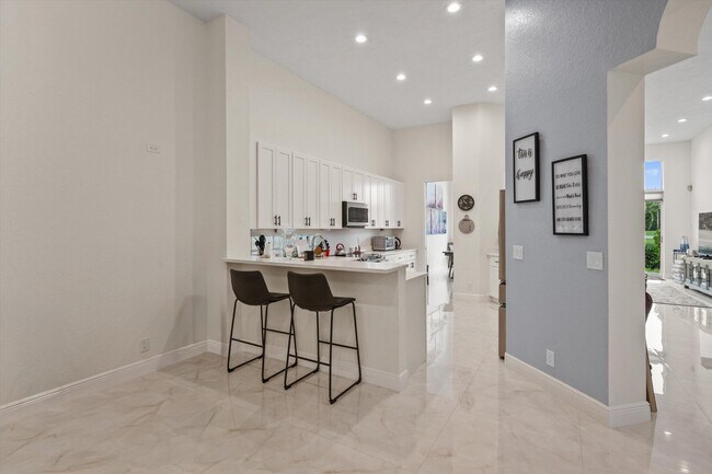 Building Photo - 10891 Fairmont Village Dr