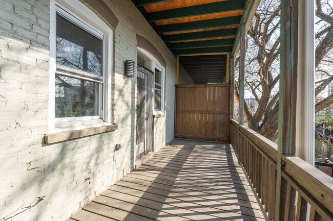 Building Photo - 1227 Carrollsburg Pl SW