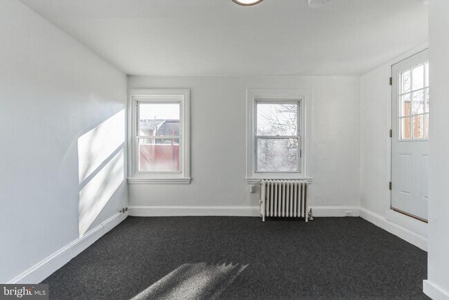 Building Photo - 1022 N 5th St