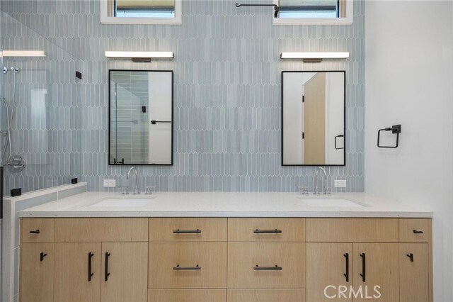 Building Photo - 1120 7th St