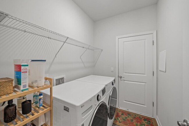 Building Photo - 182 Holloway Hl