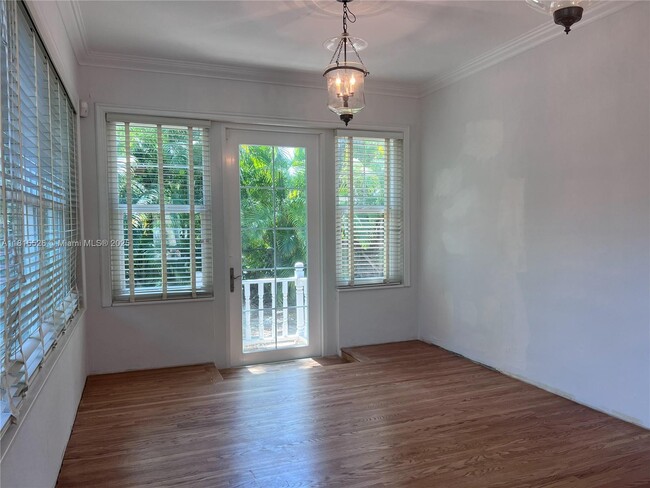 Building Photo - 1452 Urbino Ave