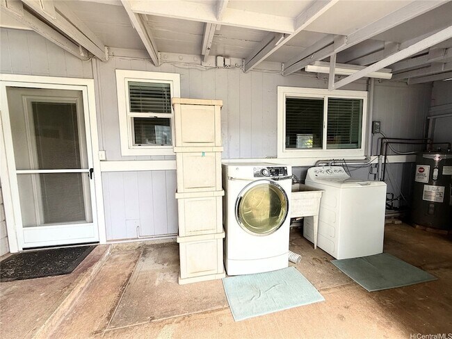 Building Photo - 68-226 Au Street Unit Lower