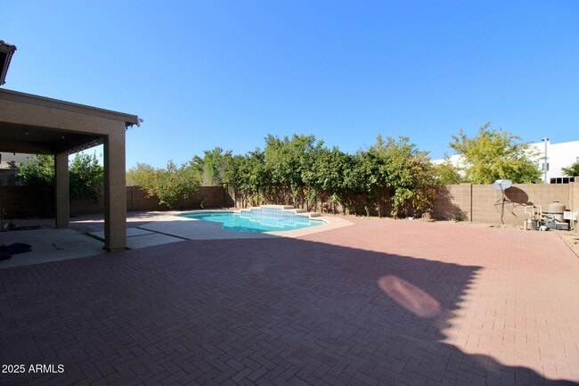Building Photo - 3316 E Kingbird Pl