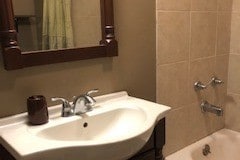 Full Bath - 1214 Speed St