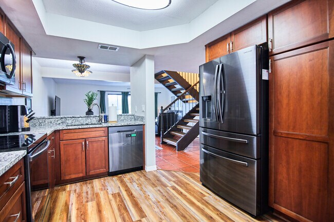 Building Photo - 779 Fairwood Ln