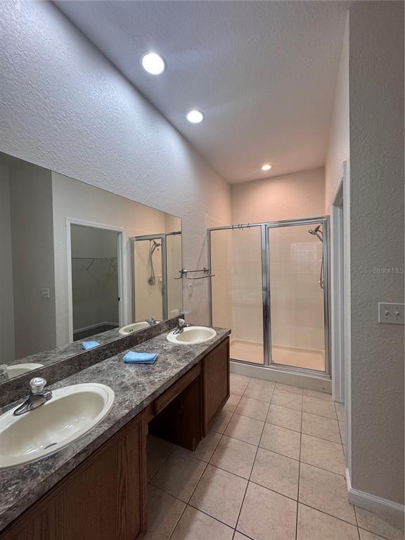 Building Photo - 3001 Greystone Loop