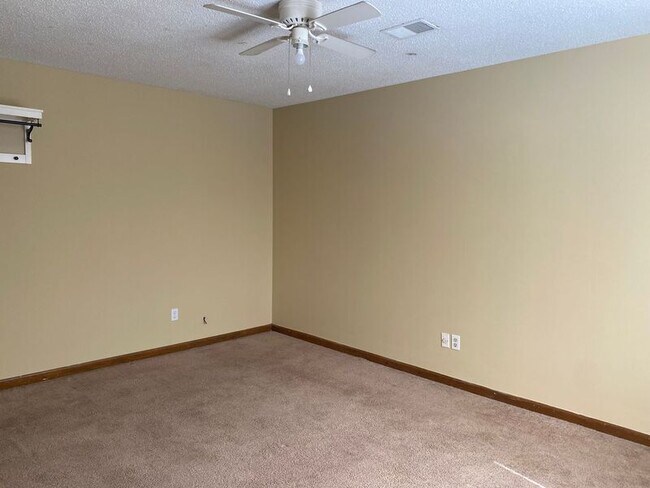 Building Photo - 8270 Glen Rock Cove