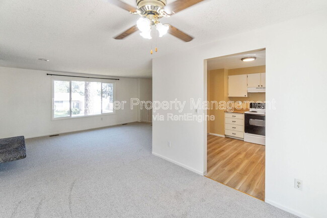 Building Photo - 10309 N Hooper Rd