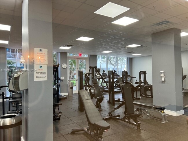 Building Photo - 2030 S Ocean Dr