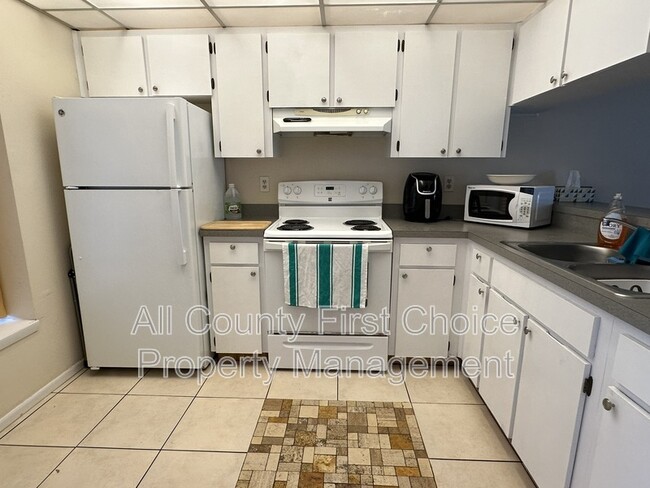 Building Photo - 7315 Parkside Villas Dr
