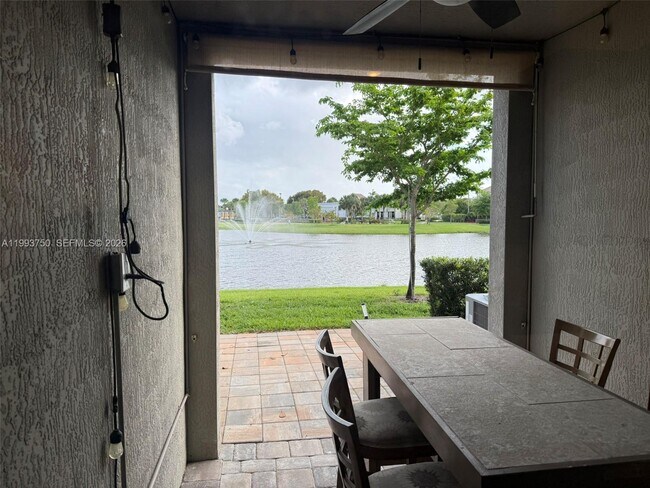 Building Photo - 8694 Via Mar Rosso