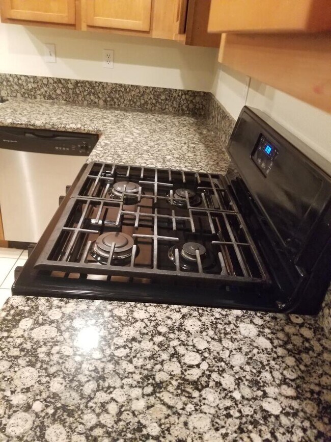 Building Photo - 66389 Desert View Ave