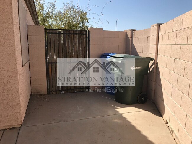 Building Photo - 2643 S 84th Gln