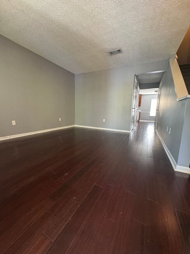 Building Photo - Lakewood Commons K201