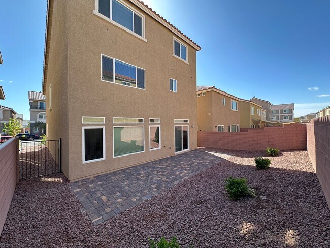 Building Photo - Robindale & Westwind