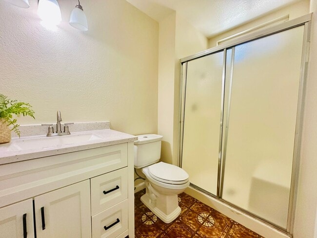 Building Photo - 505 Funston Dr