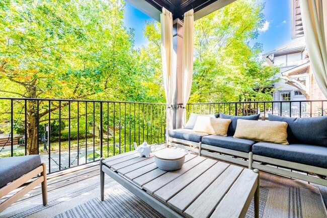 Building Photo - 470 Hamilton St SE