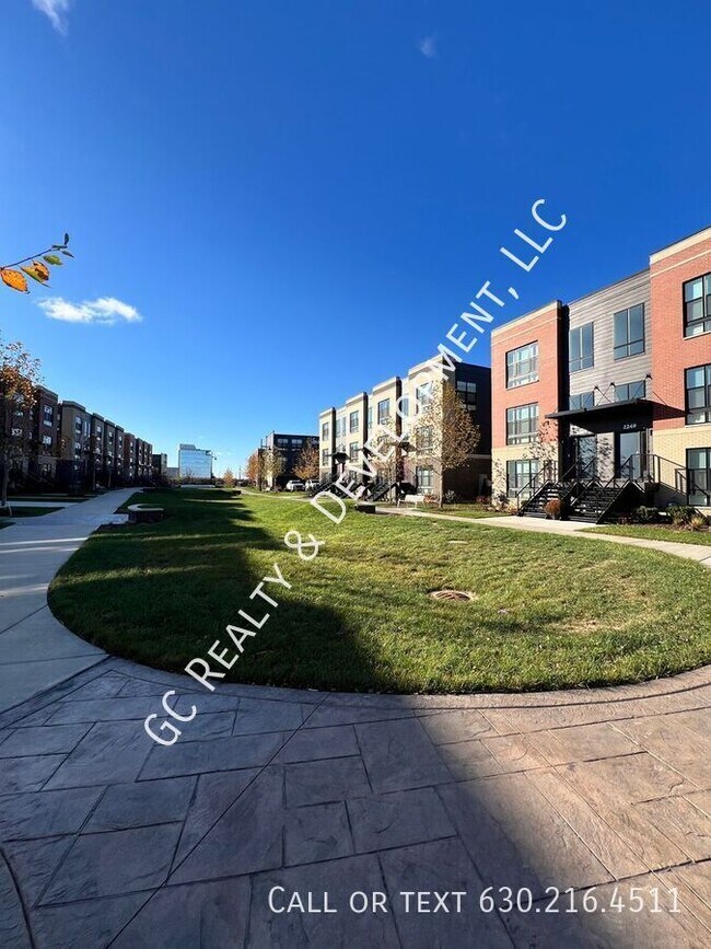 Building Photo - ***MOVE IN SPECIAL - 1/2 MONTH FREE RENT! ...