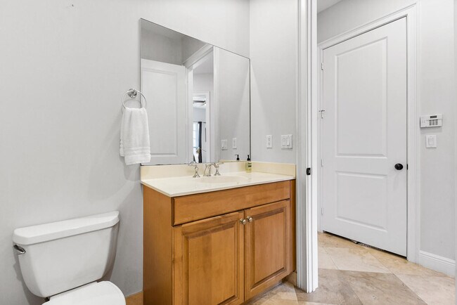 Building Photo - 25 Via Floresta Dr