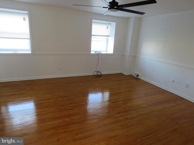 Building Photo - 3712 Mechanicsville Pl