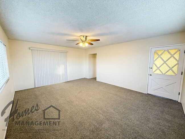 Building Photo - Homes Management - 2 Bed, 1.5 Bath Duplex ...