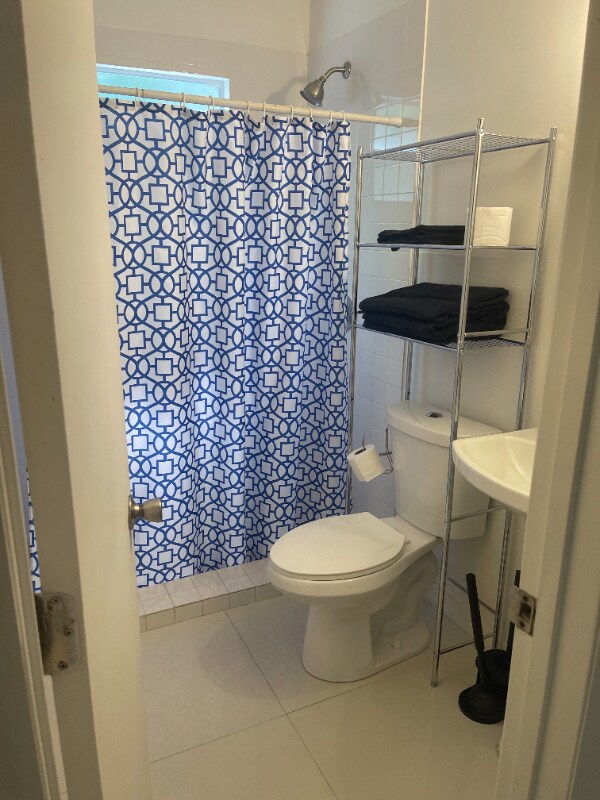 Building Photo - 18 NW 45th St