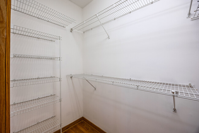 Building Photo - 3205 N Leavitt St