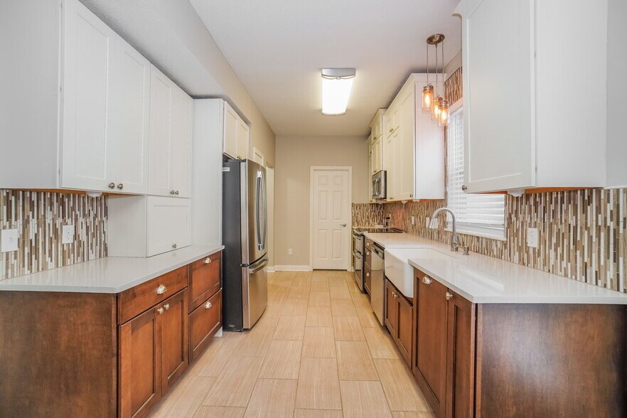 Building Photo - 5932 Ruihley Way