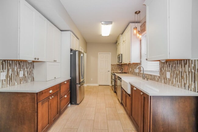 Building Photo - 5932 Ruihley Way