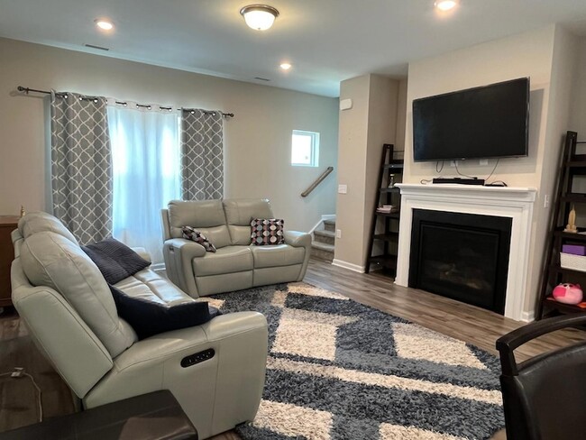 Building Photo - 757 Firebrick Dr