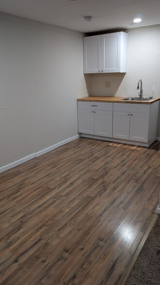 Building Photo - 8055 Decatur St