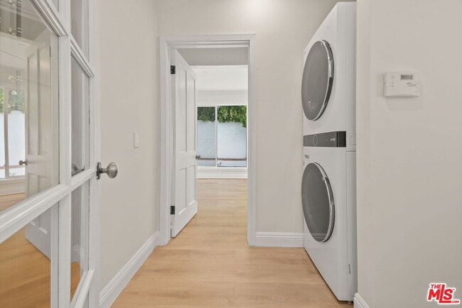 Building Photo - 500 Warner Ave