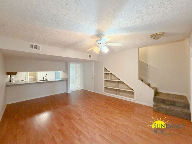 Building Photo - Great 2 Bedroom Townhouse in Fort Walton!
