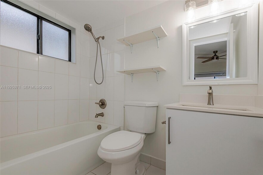 Building Photo - 1771 W 58th St